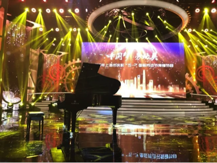 东方卫视五一晚会 JDB电子网址艺术家宋思衡奏响《长江之歌》