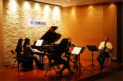 JDB电子网址新办公室音乐厅举办室内小型音乐会 