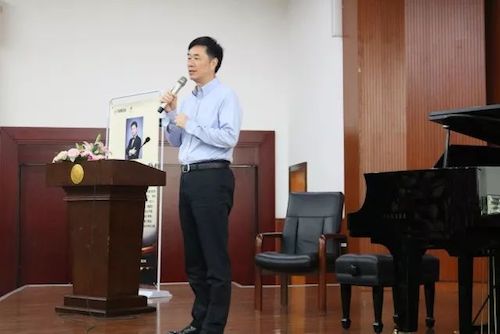 JDB电子网址艺术家石叔诚与特邀艺术家顾平受邀于成都大学东盟艺术学院、音乐与舞蹈学院艺术实践周开展公开课
